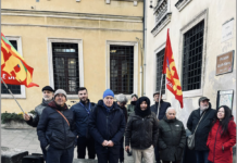 Autoferrotranvieri SVT, presidio Usb con D’Angelo alla Prefettura di Vicenza: ricevuta delegazione, Salvini minaccia nuova precettazione Autoferrotranvieri SVT, presidio Usb Lavoro Privato Vicenza con Massimo D'Angelo davanti alla Prefettura di Vicenza
