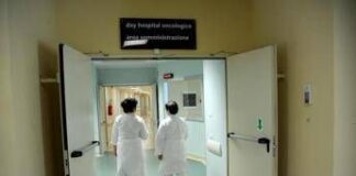 Cancro retto, italiani su Lancet: “25% pazienti può guarire senza chirurgia”