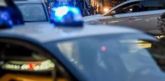 Droga, pistole e un mitragliatore: blitz e sequestri a Scampia