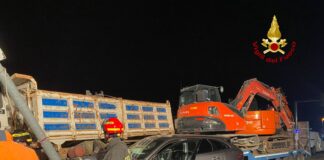 San Vito di Leguzzano, maxi incidente tra camion e cinque auto: provinciale chiusa, in corso attività vigili del fuoco
