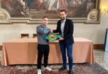 Boxe, il campione Rigoldi ricevuto a Palazzo Trissino dall’assessore allo Sport del Comune di Vicenza Leone Zilio Luca Rigoldi