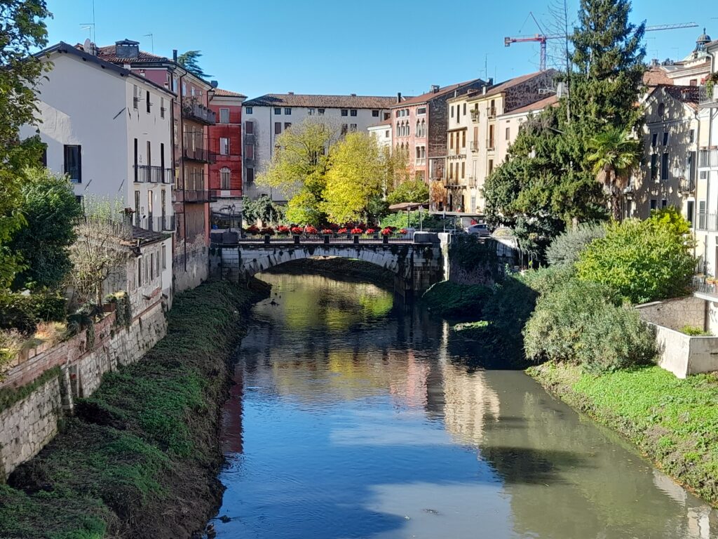 Veduta su Ponte San Paolo, uno dei ponti storici di Vicenza