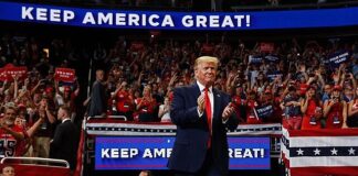 Le smentite poco convincenti di Trump sulle sue tendenze autoritarie. Agli evangelici ha detto: “Tra quattro anni non dovrete votare più…” Donald Trump ha smentito le sue tendenze dittatoriali espresse in un discorso a un gruppo di cristiani in Florida.