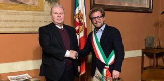 A Palazzo Trissino il saluto del sindaco Giacomo Possamai al questore Paolo Sartori Il questore Paolo Sartori col sindaco di Vicenza Paolo Possamai