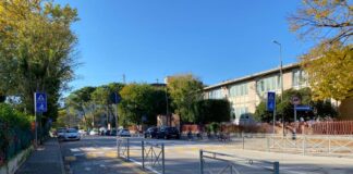 Scuola Riello Vicenza, installate transenne per la messa in sicurezza dell’ingresso scuola riello vicenza