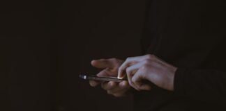 Acquista due telefoni cellulari, ma nelle confezioni c’è solo sale. Questura Vicenza: cittadino guineano denuncia una truffa truffa