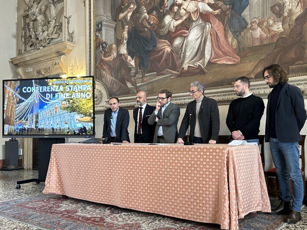 Il sindaco Giacomo Possamai con alcuni consiglieri delegati