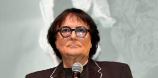Renato Zero: “Non è tempo di pensione ma di palco e piazze”
