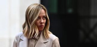 Ucraina, Meloni arrivata a Kiev: vede Zelensky e presiede G7