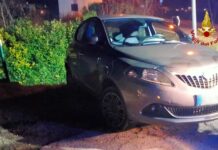 Domenica sera di paura a Marola: auto in bilico e a rischio rovesciamento nel Tesina. Vigili del fuoco salvano una giovane alla guida auto
