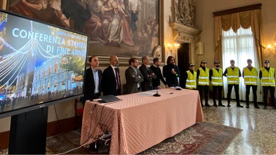 I 6 nuovi agenti della Polizia locale presentati oggi da Possamai e alcuni consiglieri delegati