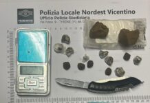 Thiene: 2 spacciatori minorenni denunciati dalla Polizia Locale Nordest Vicentino Thiene: stupefacenti, coltello, denaro e cellulare sequestrati da dalla Polizia Locale Nordest Vicentino