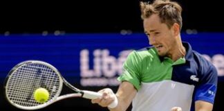 Australian Open, Medvedev in semifinale: Hurkacz battuto in 5 set