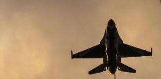 Caccia F-16 Usa si schianta al largo delle coste della Corea del Sud