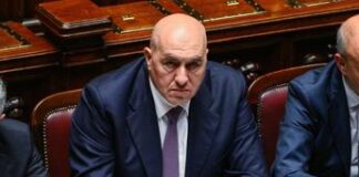 Crosetto dimesso dall’ospedale, ministro in buone condizioni dopo il malore