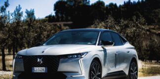 DS 4 eleva l’esperienza di guida a un livello superiore
