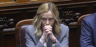 Da ‘Re Mida al contrario’ a ‘Regina dei tagli’, Conte e Schlein contro Meloni