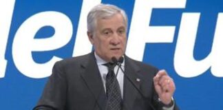 Forza Italia, la convention a 30 anni dalla discesa in campo di Berlusconi. Incoronato Tajani