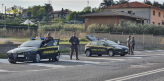 Gdf di Vicenza: in laboratorio tessile di un cinese a Rossano Veneto scoperti 11 lavoratori cinesi e pakistani in nero, di cui 2 clandestini Gdf di Vicenza a Rossano Veneto