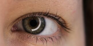 Inverno e freddo, gli occhi lacrimano di più: 10 consigli per proteggersi