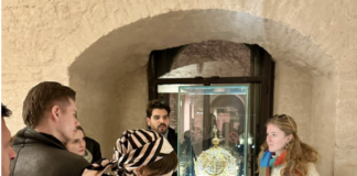 Gemellaggio di Vicenza con Pforzheim, primo scambio tra le scuole orafe: la Goldschmidt Schule accolta da Pizzolato al Museo del Gioiello di Vicenza La Goldschmidt Schule di Pforzheim al Museo del Gioiello di Vicenza