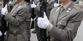 “Lava i genitali ai cavalli”, indagine su presunte vessazioni all’Accademia militare di Modena