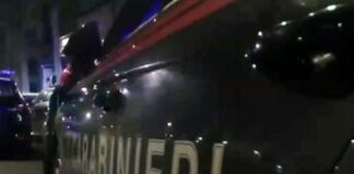 Napoli, 17enne accoltellato nella notte: ipotesi rapina