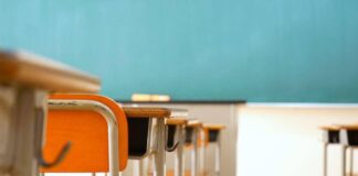 “Salvate l’estate degli studenti, no ai compiti delle vacanze”, l’appello del pediatra