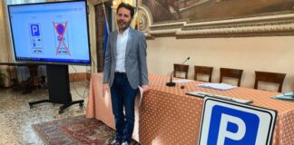 Riordino stalli di carico e scarico merci, assessore alla mobilità di Vicenza Cristiano Spiller: 110 nuovi posti per i cittadini Stalli di carico e scarico merci a Vicenza, aessore Cristiano Spiller annuncia 110 nuovi posti