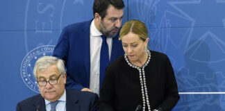 Autonomia, La Repubblica: “Forza Italia frena e fa saltare i nervi nella Lega”. Zaia: “Mica facciamo un furto” centrodestra salvini autonomia