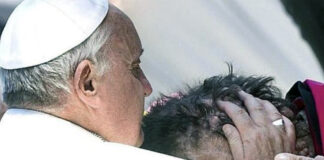 Morto Vinicio Riva, il vicentino affetto dal morbo di von Recklinghausen che baciò Bergoglio morto Vinicio riva