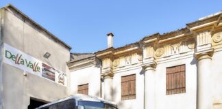 Della Valle, un libro su un secolo di successi nella mobilità vicentina Willy Della Valle con un pulmann