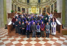 Diocesi di Vicenza, 100 anni dell’Ufficio Catechistico e venti nuovi catecumeni. Il vescovo: “Grati al Signore” Diocesi di Vicenza, foto di gruppo dopo la celebrazione dei cent'anni dell'Ufficio catechistico e dei venti nuovi catecumeni.