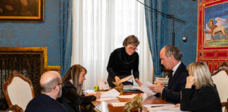 Zaia conferma per altri due anni tutti i DG della Sanità Veneta. Qualche spostamento sul territorio: a Vicenza arriva Patrizia Simionato Santià Veneta, la Dottoressa Simionato e Luca Zaia