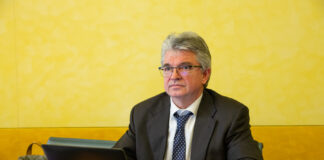 Disuguaglianza salariale, Zanoni e Masolo (Europa Verde) denunciano il lavoro povero Andrea Zanoni Europa Verde su faccetta nera all'adunata di Biella