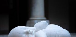 Arte, ‘Look Down’ di Jago al Palazzo Reale di Palermo