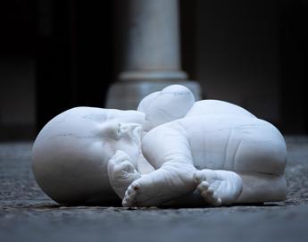 Arte, ‘Look Down’ di Jago al Palazzo Reale di Palermo