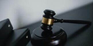 CZ, si allungano i tempi del processo per il fonatore di Binance