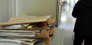 Catania, 13enne stuprata dal gruppo: restano in carcere tre maggiorenni, un quarto ai domiciliari