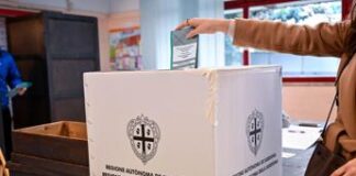 Elezioni Sardegna, spoglio al via. Affluenza finale al 52,4%