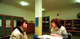 Eurispes, al 16% dei docenti è capitato di ricevere minacce da genitori alunni