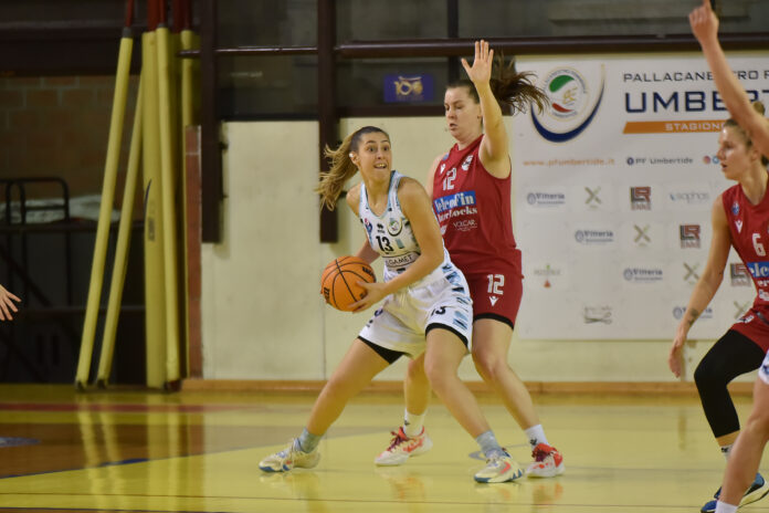 Giorgia Paolocci e Marta Pellegrini (Velcofin Interlocks Vicenza9 in azione a Umbertide