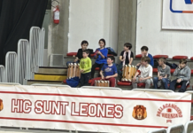 Basket B maschile, Civitus Allianz Vicenza trionfa 80-73 contro Lumezzane: al palasport dopo 15 anni torna presidente ex Minetti Vicenza per tifare biancorosso I piccoli ultras della Civitus Allianz Vicenza nella partita col Lumezzane