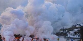 Islanda, erutta vulcano: fontane di lava fino a 80 metri