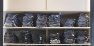 Ladro di 16 anni arrestato dalla Polizia di Stato di Vicenza dopo spaccata alla “Jeanseria San Lorenzo”: collegamenti con furti precedenti? Ladro alla Jeanseria San Lorenzo, interviene la polizia di Stato di Vicenza