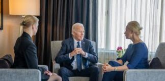 Navalny, Biden incontra la moglie e la figlia: “Eredità Alexei verrà portata avanti”