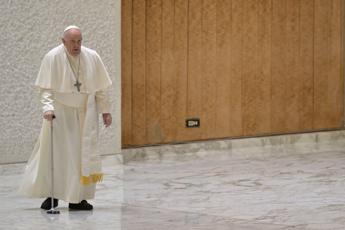 Papa Francesco, ancora sintomi influenzali: sospese udienze oggi Papa Francesco