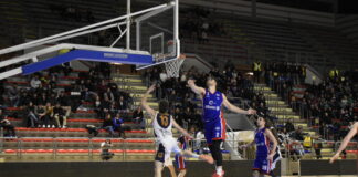 Basket B maschile: Civitus Allianz Vicenza vince 79-85 lo scontro salvezza a Taranto e si allontana in classifica Riva (Civitus Allianz Vicenza) a segno a Taranto