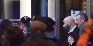 Sanremo, ira centrodestra per gag John Travolta: “Deplorevole”