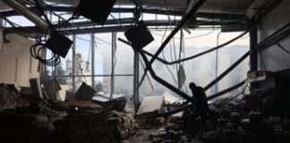 Ucraina bombarda Donetsk, Russia: “Uccisi 3 bimbi”